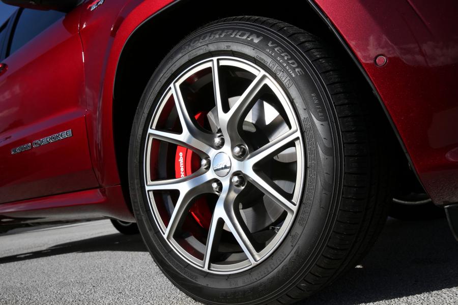 Колеса Jeep Grand Cherokee SRT 2017 года  (AU) (фото 19 из 40)